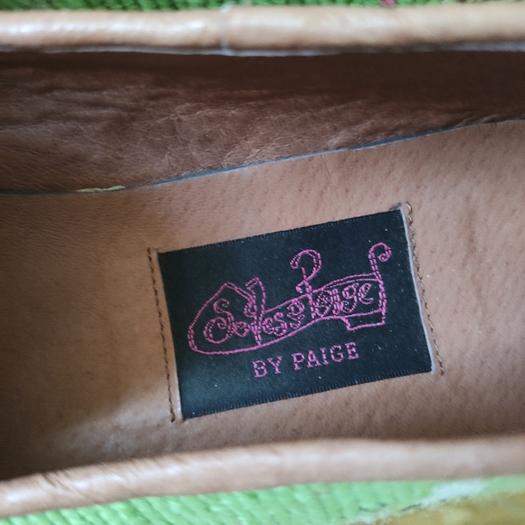 BYPAIGE Needlepoint Bumblebees on Lime loafer Flat 11.5 - Picture 8 of 10